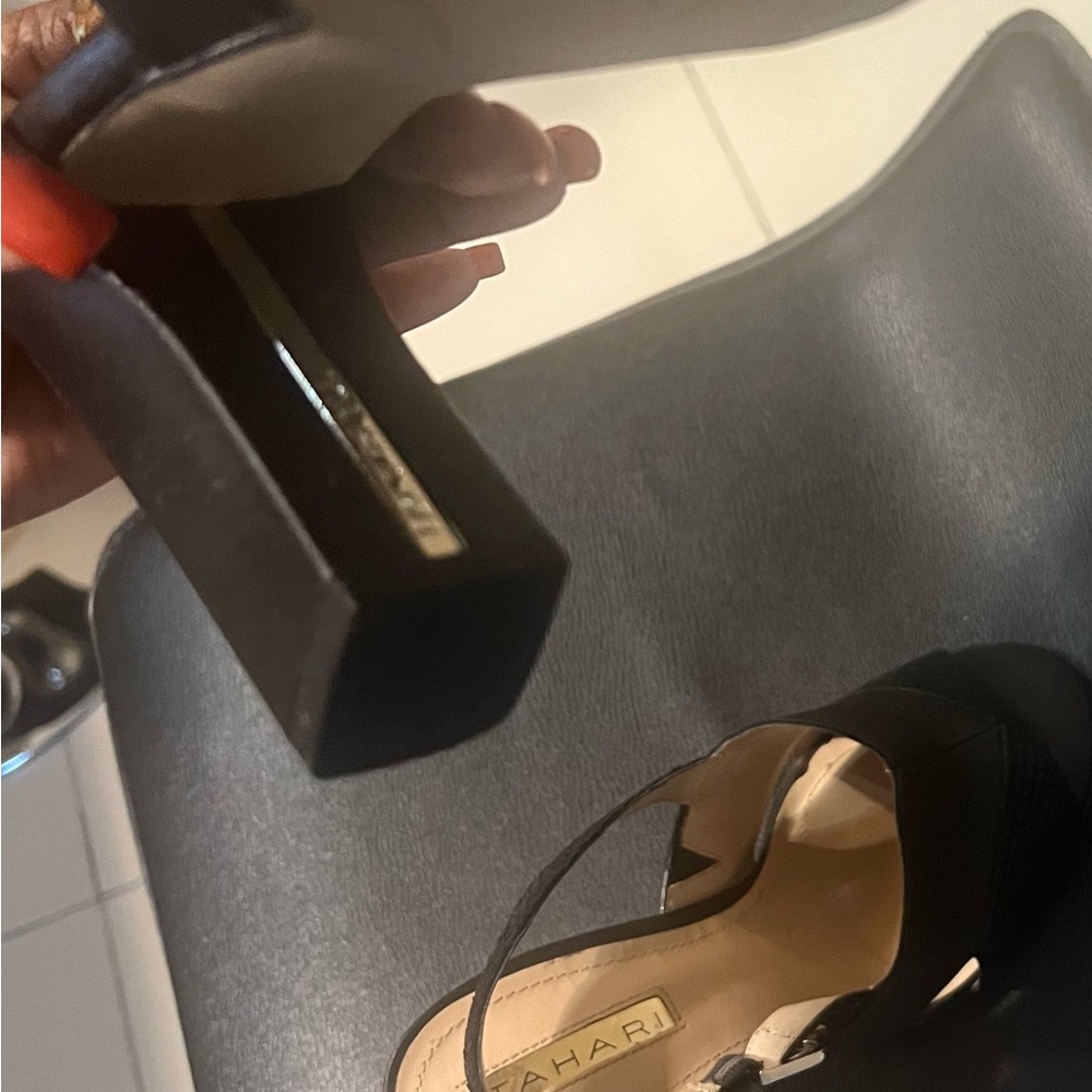 Tahari, black & snake skin chunky heel sandal